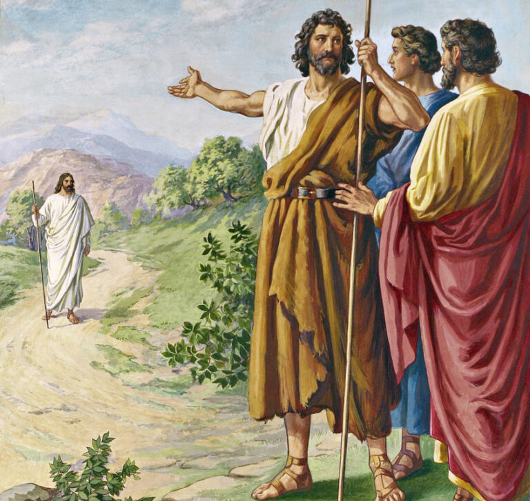 john pointing to jesus the lamb of God